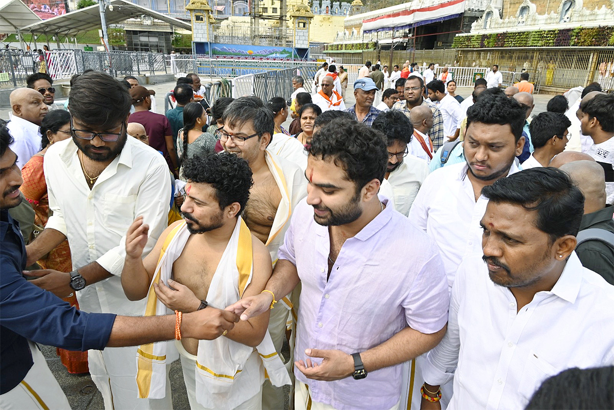 Vishwak Sen and Team Visited Tirumala Tirupati: Photos10