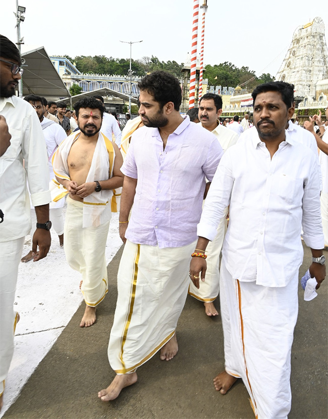 Vishwak Sen and Team Visited Tirumala Tirupati: Photos11