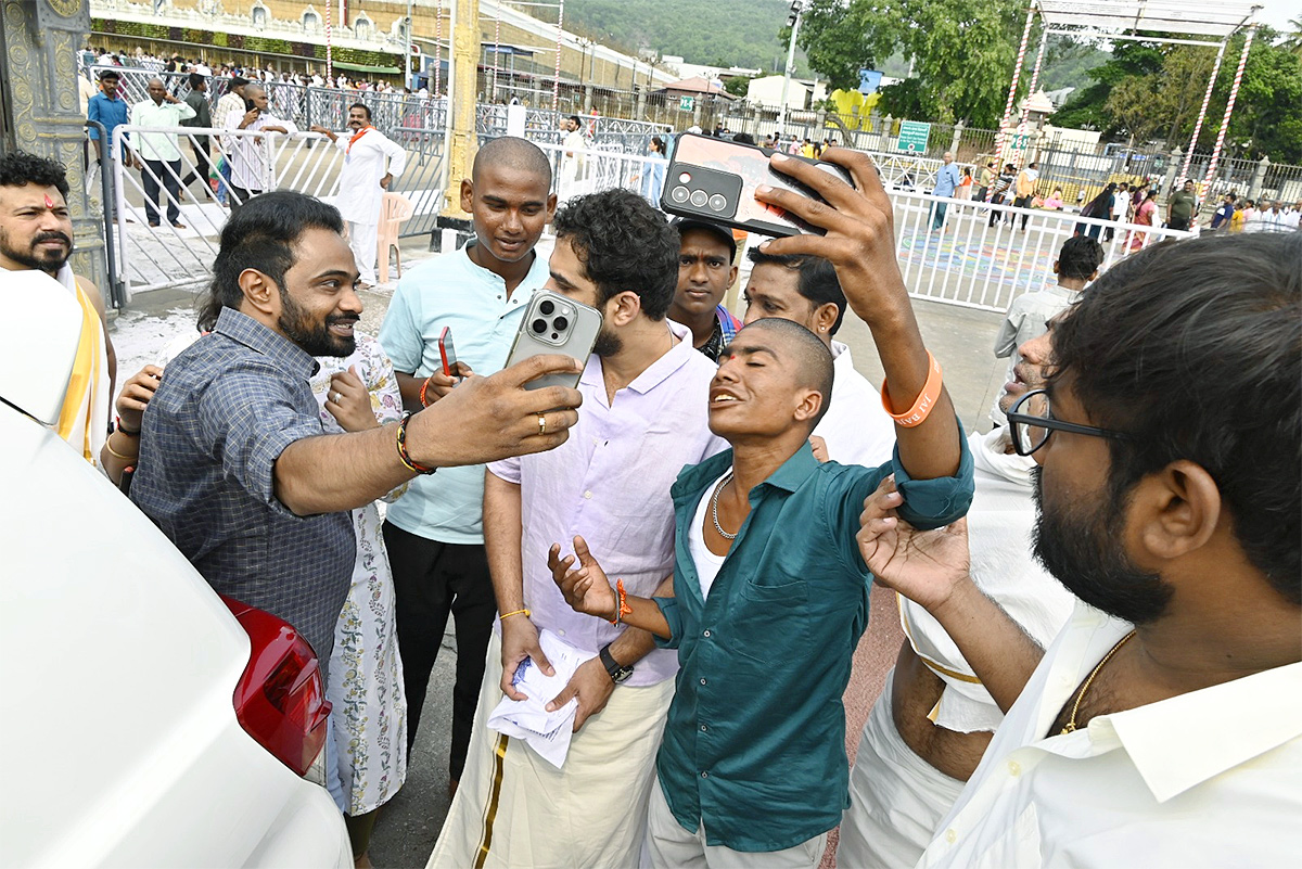 Vishwak Sen and Team Visited Tirumala Tirupati: Photos18