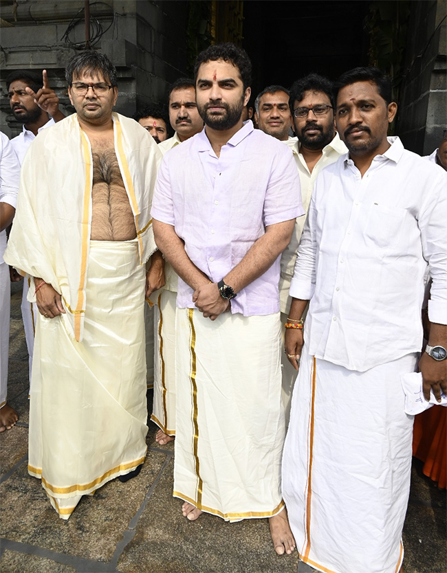 Vishwak Sen and Team Visited Tirumala Tirupati: Photos3