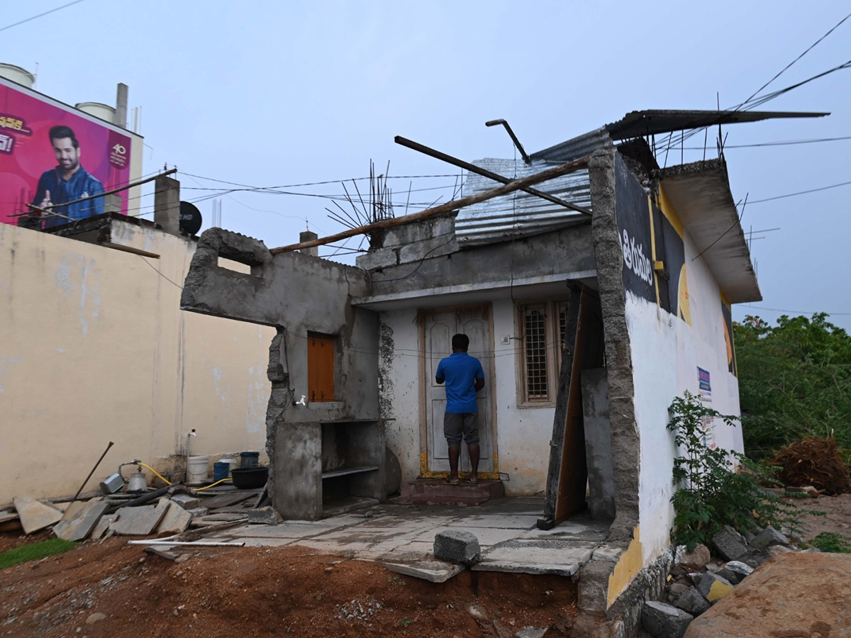 Rain and Gusty Winds In Telangana: Photos12