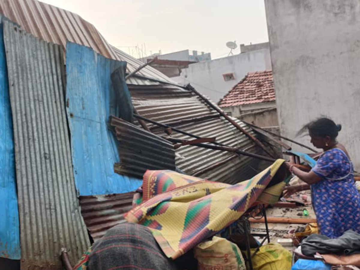 Rain and Gusty Winds In Telangana: Photos2