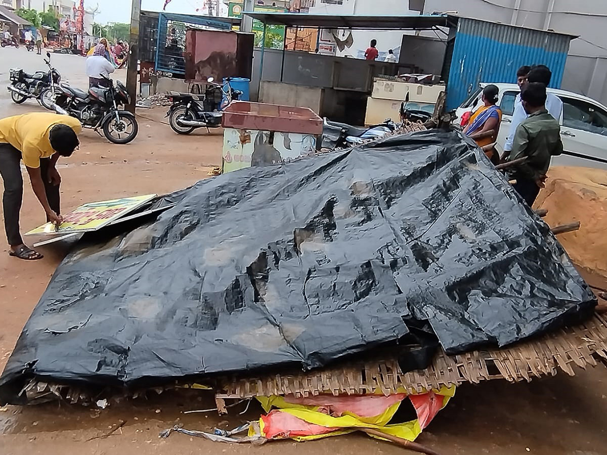 Rain and Gusty Winds In Telangana: Photos23