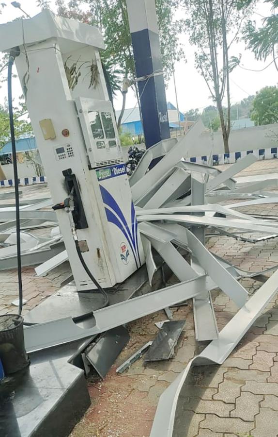 Rain and Gusty Winds In Telangana: Photos25