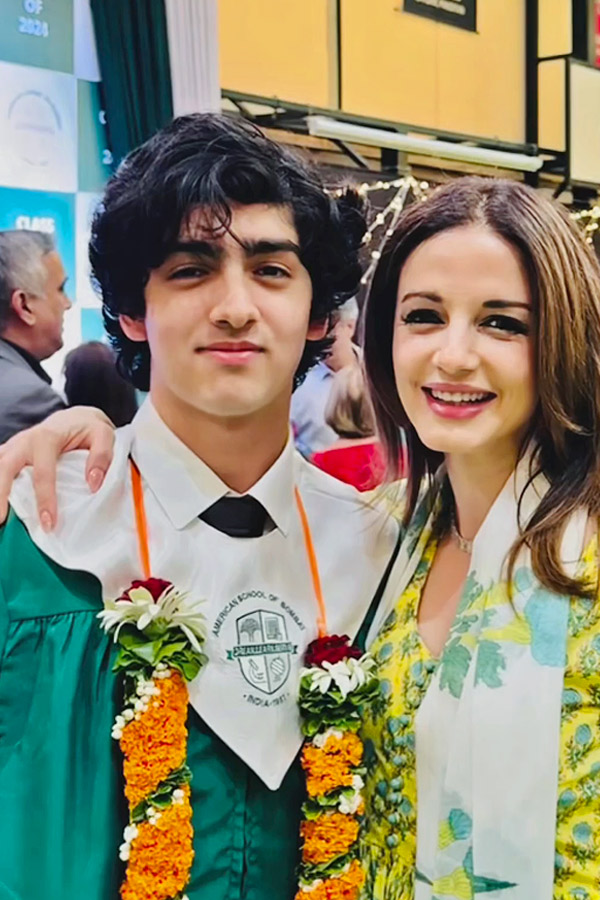 Hrithik Roshan And Sussanne Khan Attend Son Hrehaan Graduation Ceremony Photos2