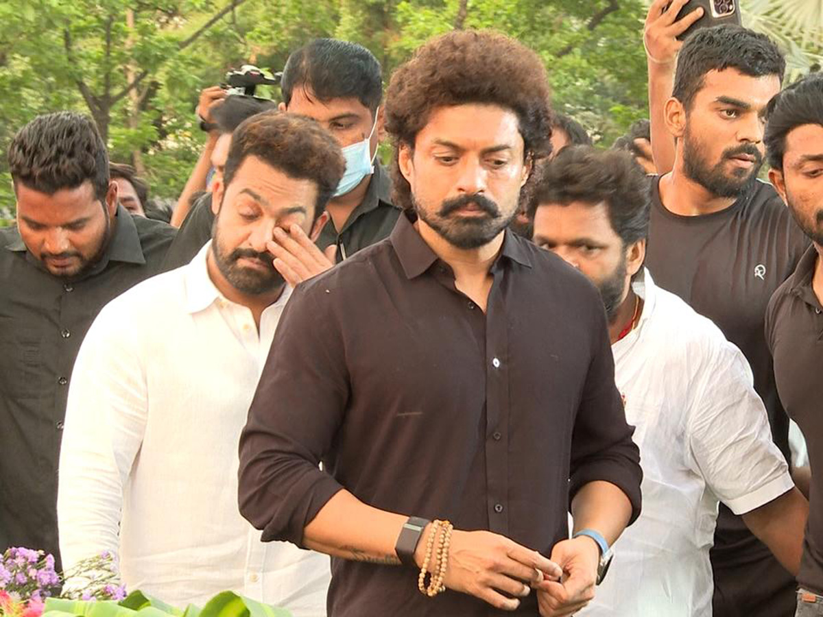 Jr NTR and Kalyan Ram Pays Tribute To NTR: Photos22