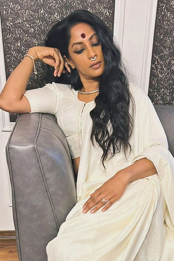  versatile Actress Sriya Reddy amazing look in white saree13