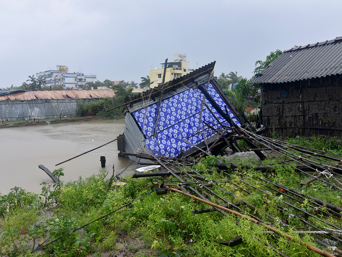 Remal Cyclone Latest Photos Goes Viral13