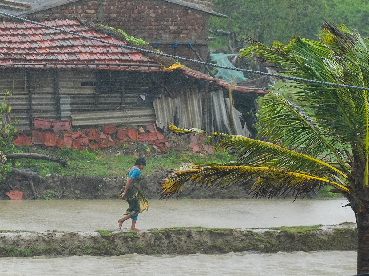 Remal Cyclone Latest Photos Goes Viral21