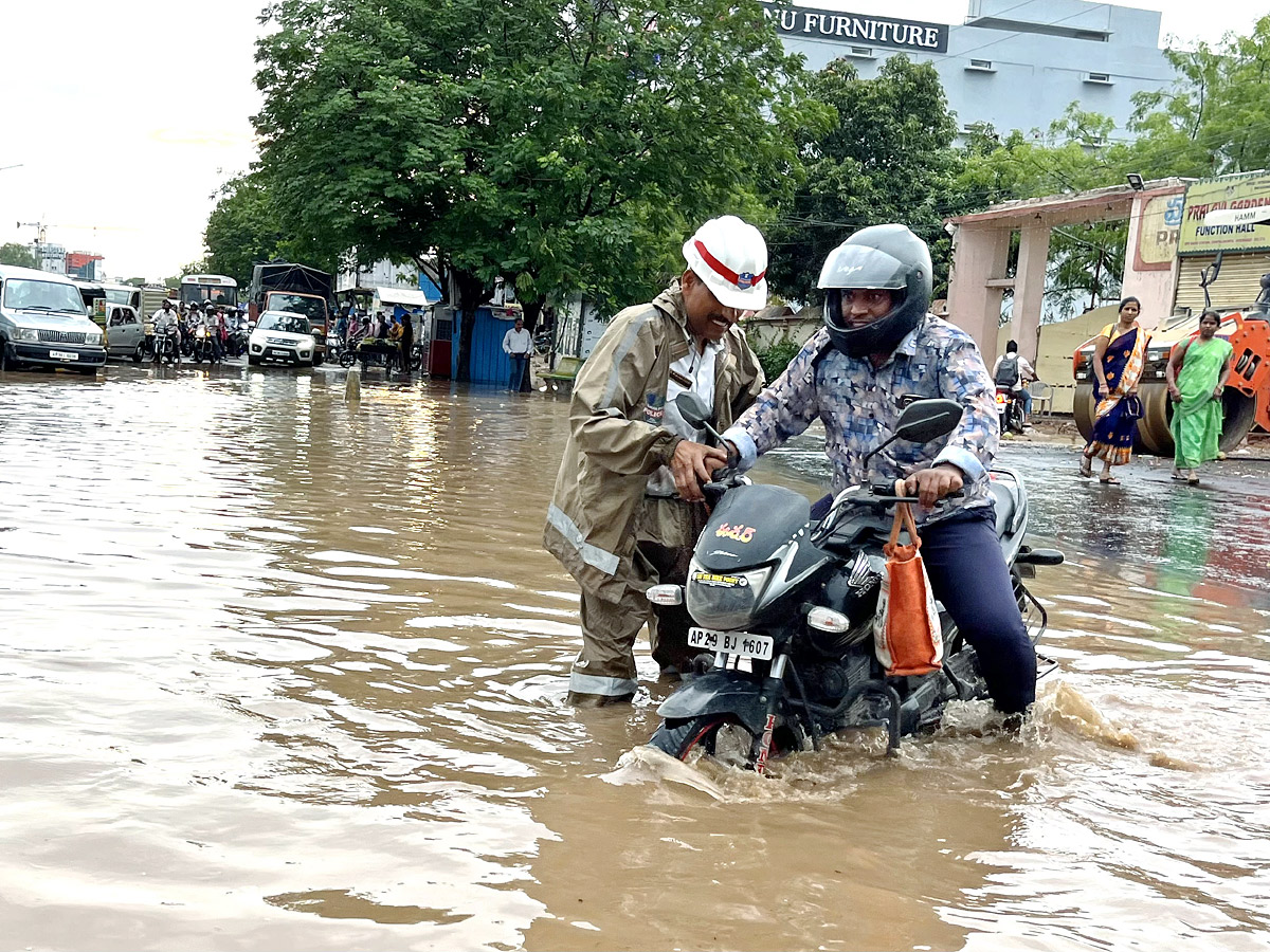 Best Photos of The Day in AP and Telangana Photo Gallery4