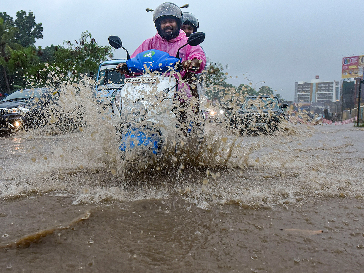 Heavy Rains in Kerala Photos13