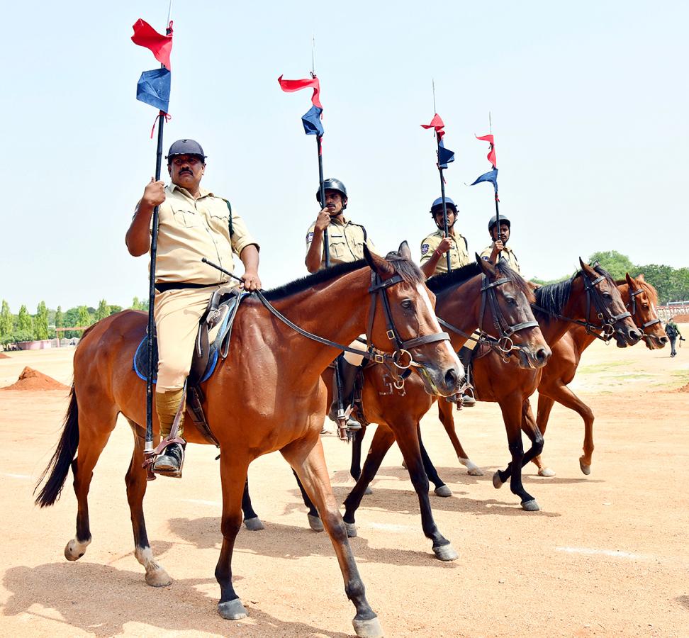 Police Rehearsal In Secunderabad Parade Ground For Telangana Formation Day Celebrations4