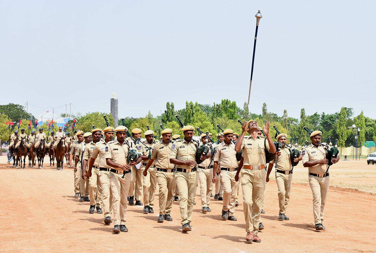 Police Rehearsal In Secunderabad Parade Ground For Telangana Formation Day Celebrations5