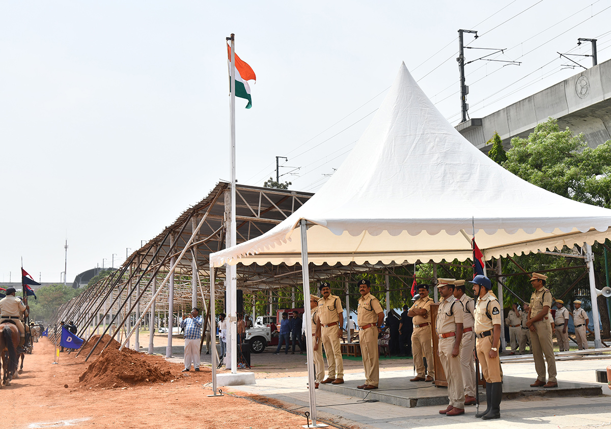 Police Rehearsal In Secunderabad Parade Ground For Telangana Formation Day Celebrations6