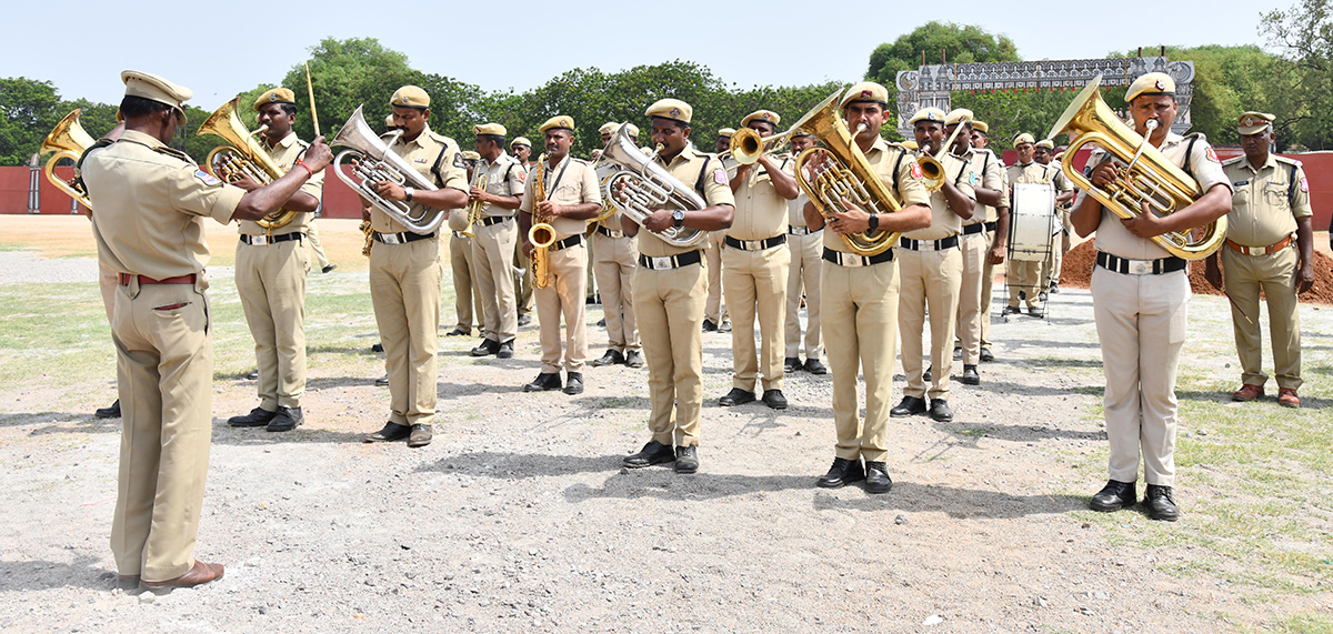 Police Rehearsal In Secunderabad Parade Ground For Telangana Formation Day Celebrations9