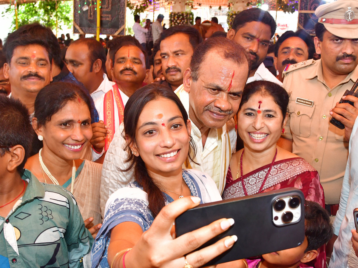 Best Photos of The Day in AP and Telangana Photo Gallery5