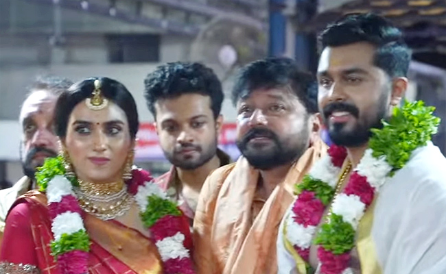 Actor Jayaram Daughter Malavika Wedding Photos12