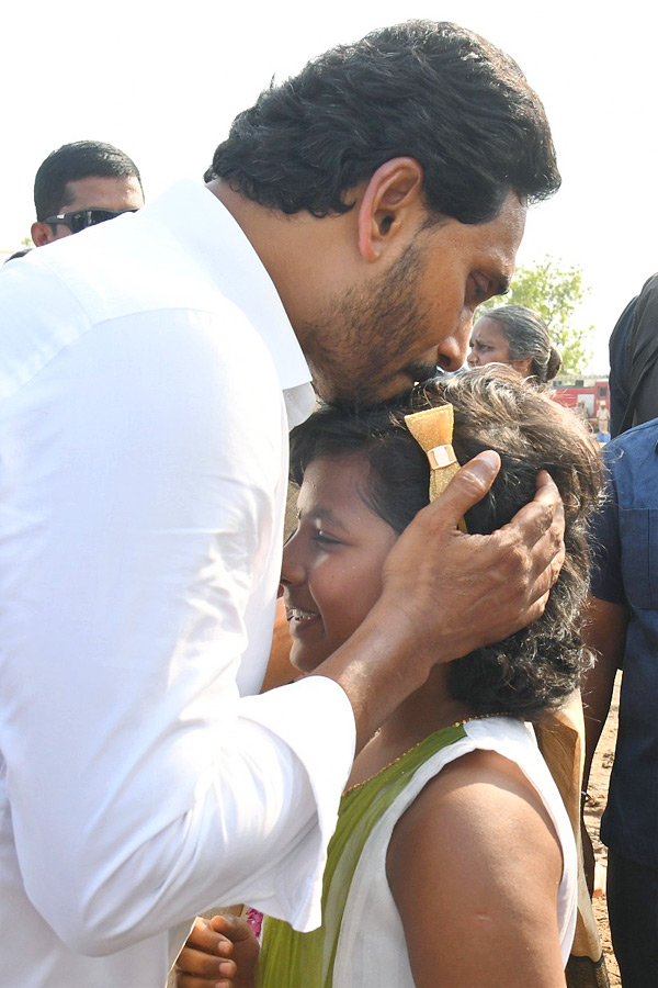 CM YS Jagan Public Meeting At Kanigiri Prakasam Dist Photos25