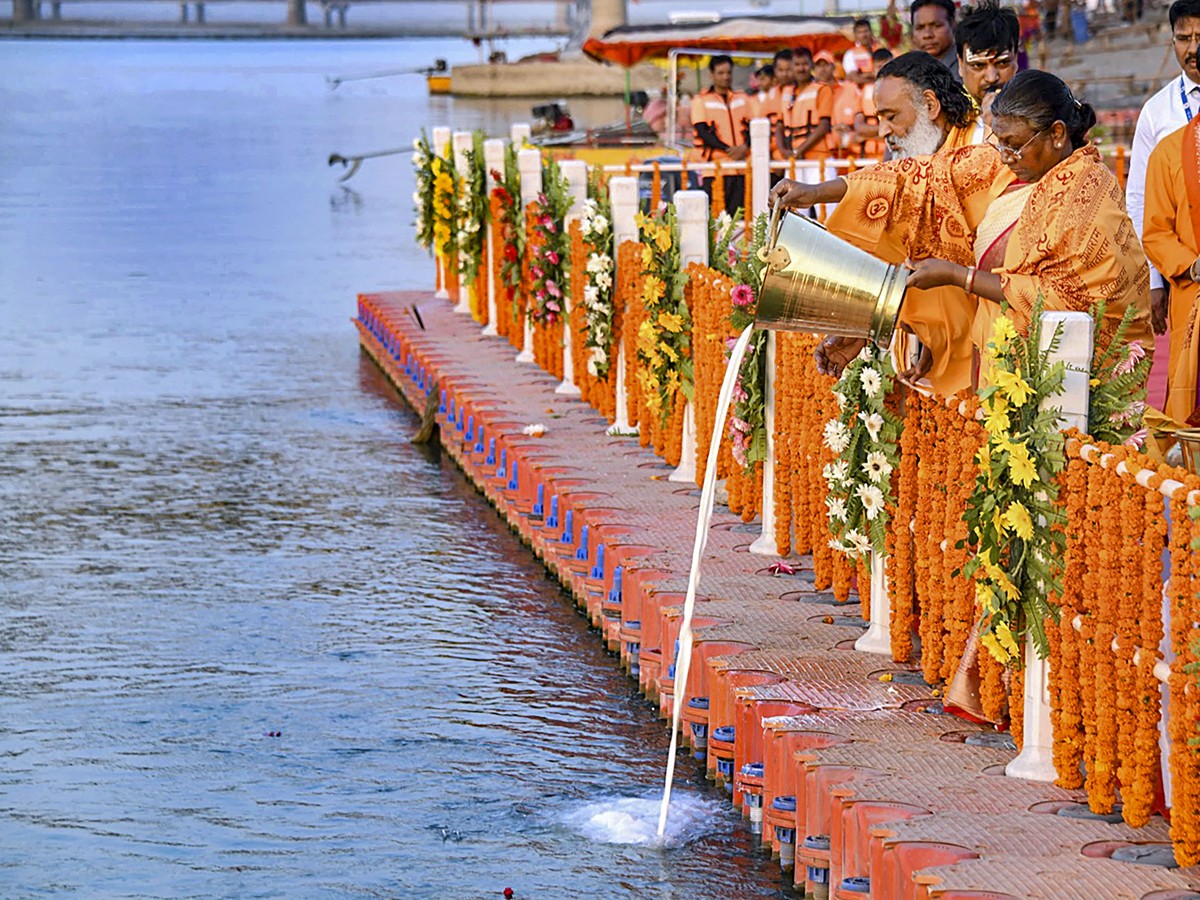 President Droupadi Murmu Visits Ayodhya Ram Mandir For The First Time5