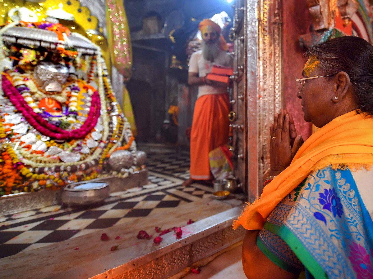 President Droupadi Murmu Visits Ayodhya Ram Mandir For The First Time14