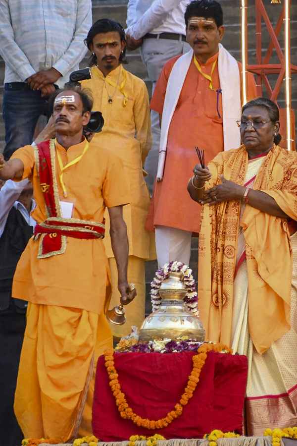 President Droupadi Murmu Visits Ayodhya Ram Mandir For The First Time18