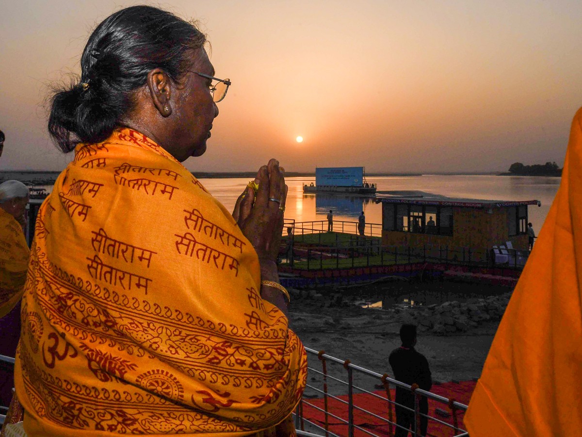 President Droupadi Murmu Visits Ayodhya Ram Mandir For The First Time19