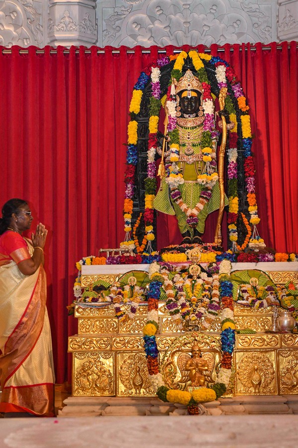 President Droupadi Murmu Visits Ayodhya Ram Mandir For The First Time3