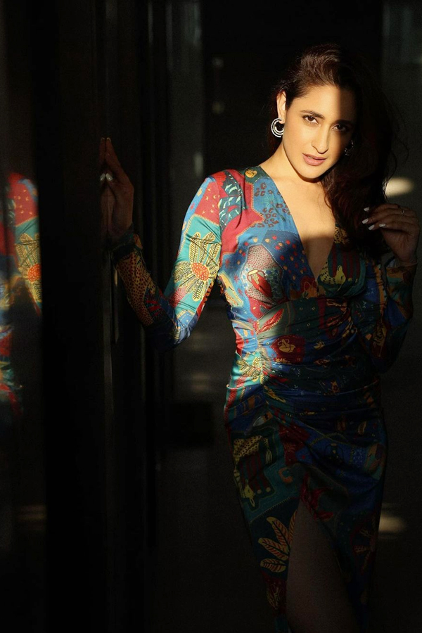 Pragya Jaiswal Summer Looks In Colorful Dress Photos Goes Viral4