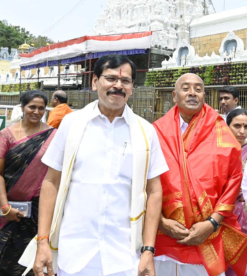 Politicians, Celebrities Visits Tirumala: Photos2