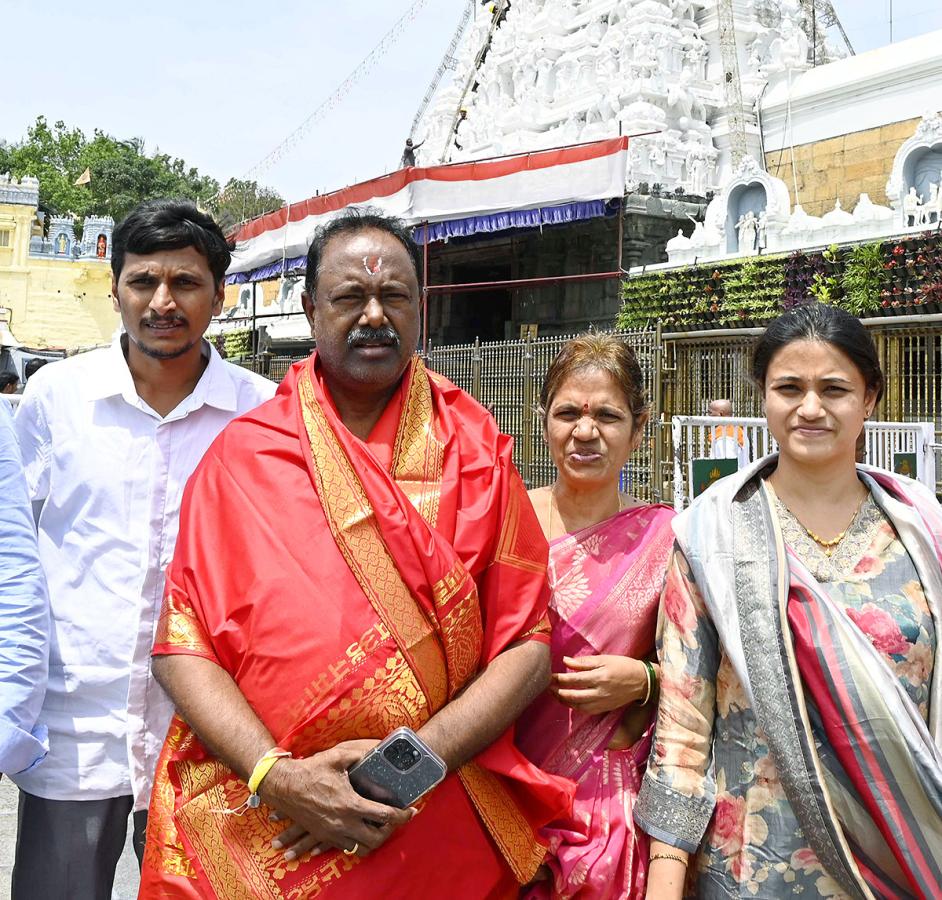 Politicians, Celebrities Visits Tirumala: Photos5