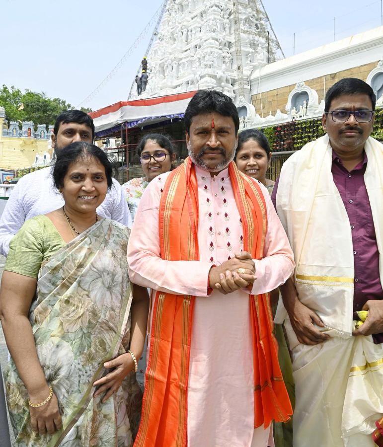 Politicians, Celebrities Visits Tirumala: Photos8