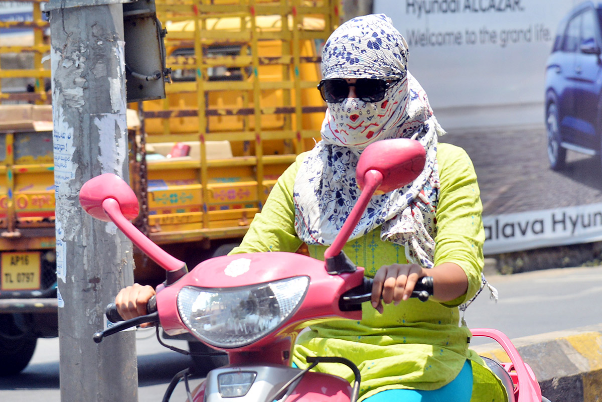 High Temperatures In Telugu States: Photos12