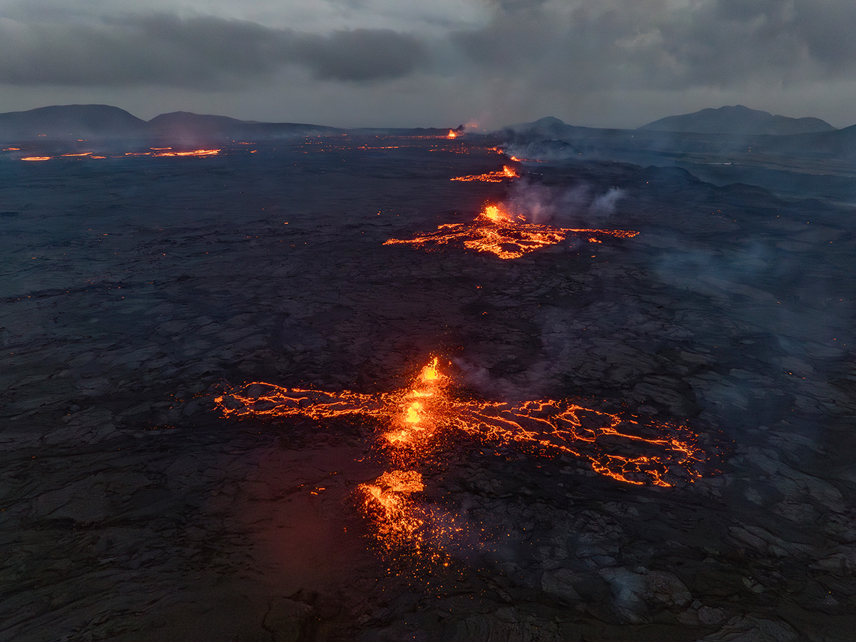 Lava flows from a volcano in Iceland's Grindavik: Photos1