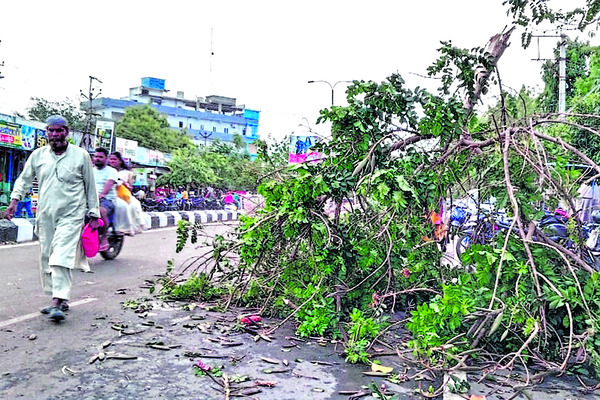 అకాల వర్షంతో ఆందోళన1