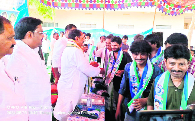 వైఎస్సార్‌ సీపీలో చేరికలు 2