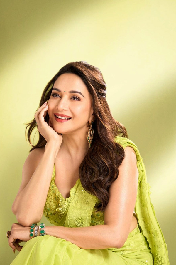 Madhuri Dixit Photos At Dance Deewane 4 Set12