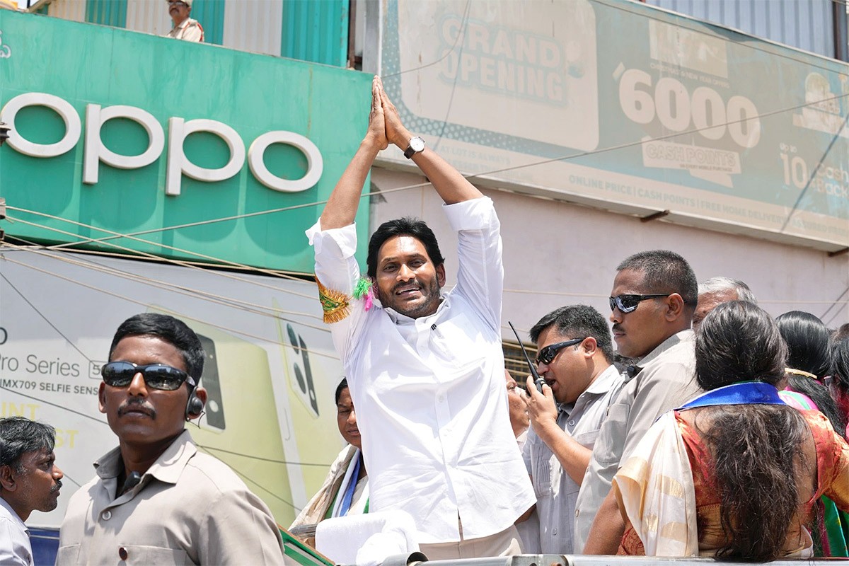 Massive YSRCP Supporters Attend At Hindupuram CM Jagan Road Show1