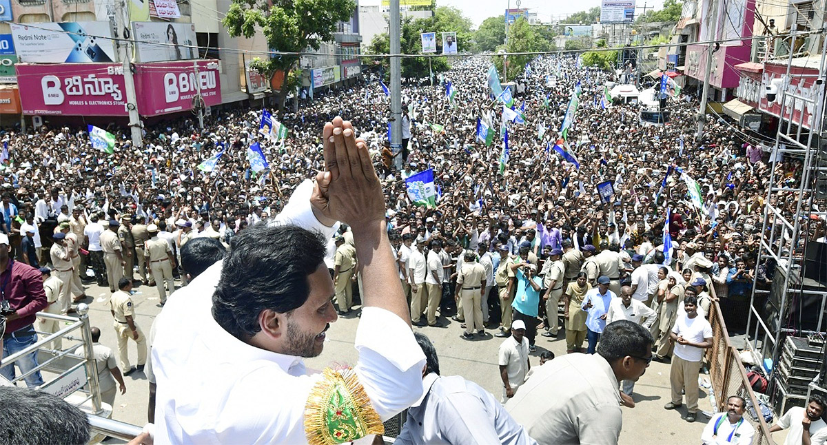 Massive YSRCP Supporters Attend At Hindupuram CM Jagan Road Show21