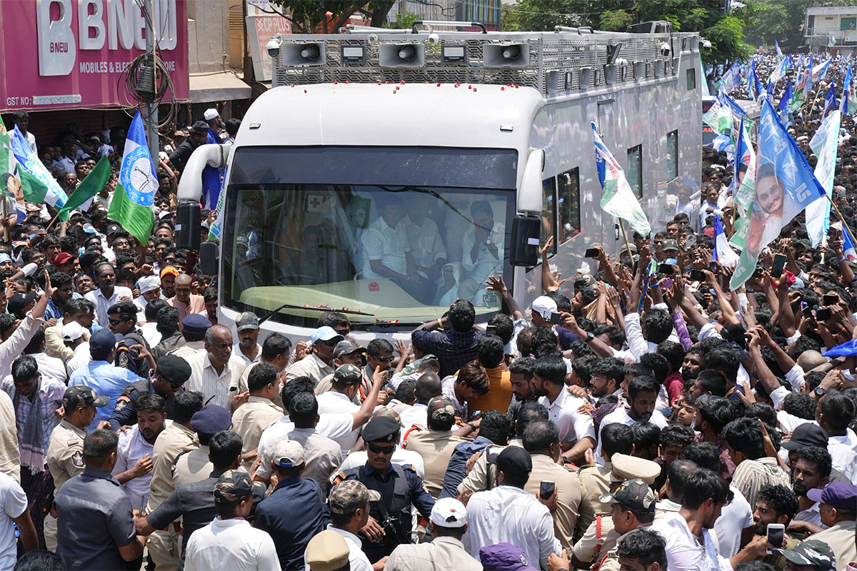 Massive YSRCP Supporters Attend At Hindupuram CM Jagan Road Show8