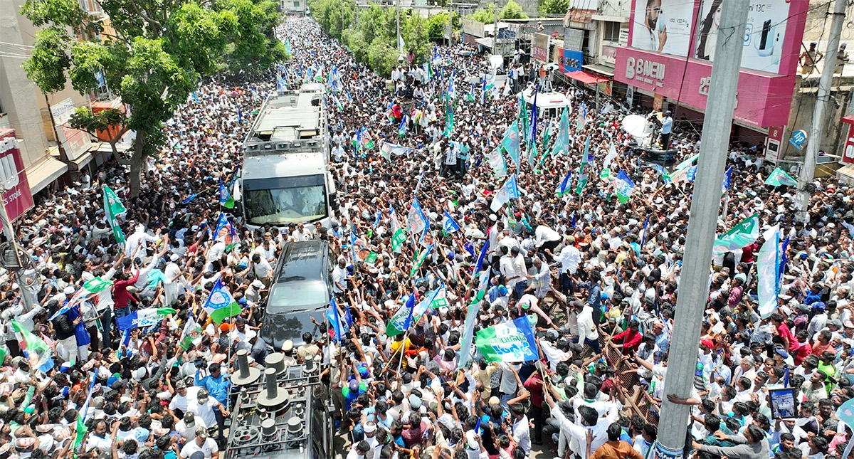 Massive YSRCP Supporters Attend At Hindupuram CM Jagan Road Show9