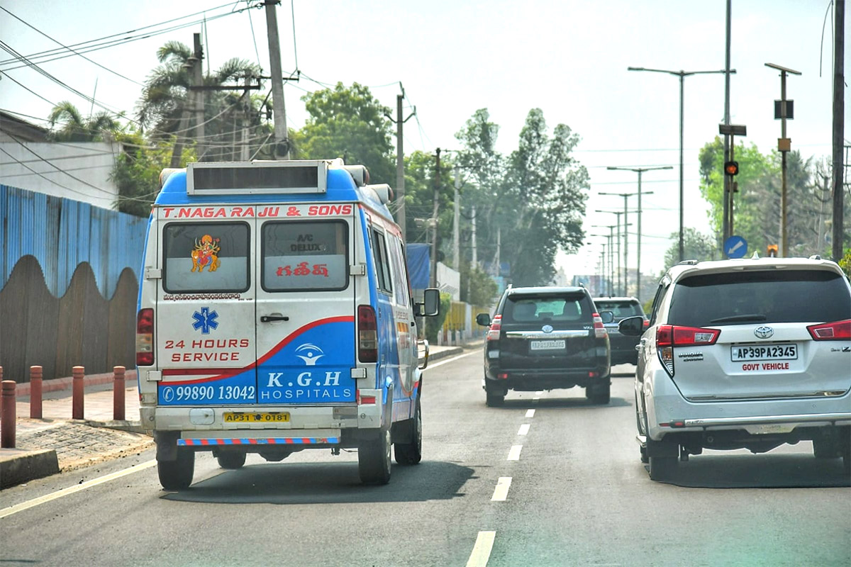 CM Jagan Convoy Gave Way To 108 Ambulance In Tadepalli: Photos2