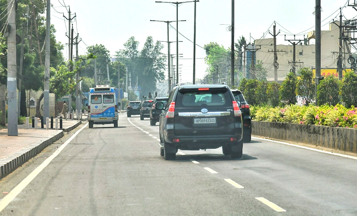 CM Jagan Convoy Gave Way To 108 Ambulance In Tadepalli: Photos4