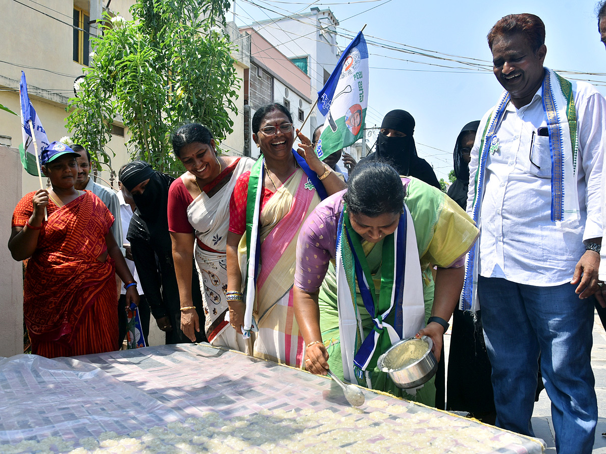 Best Photos of The Day in AP and Telangana Photo Gallery10