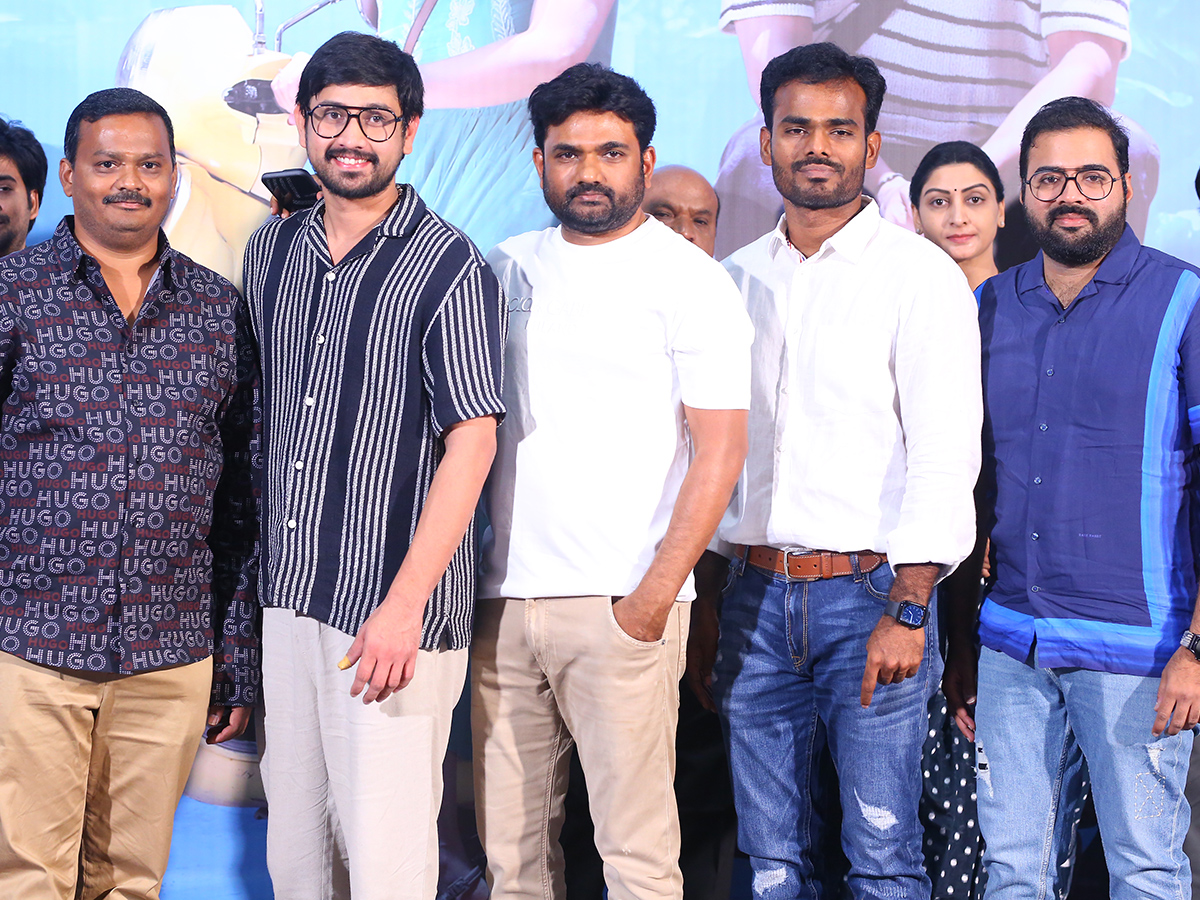 Director Maruthi Launched Raj Tarun Bhale Unnade Teaser9