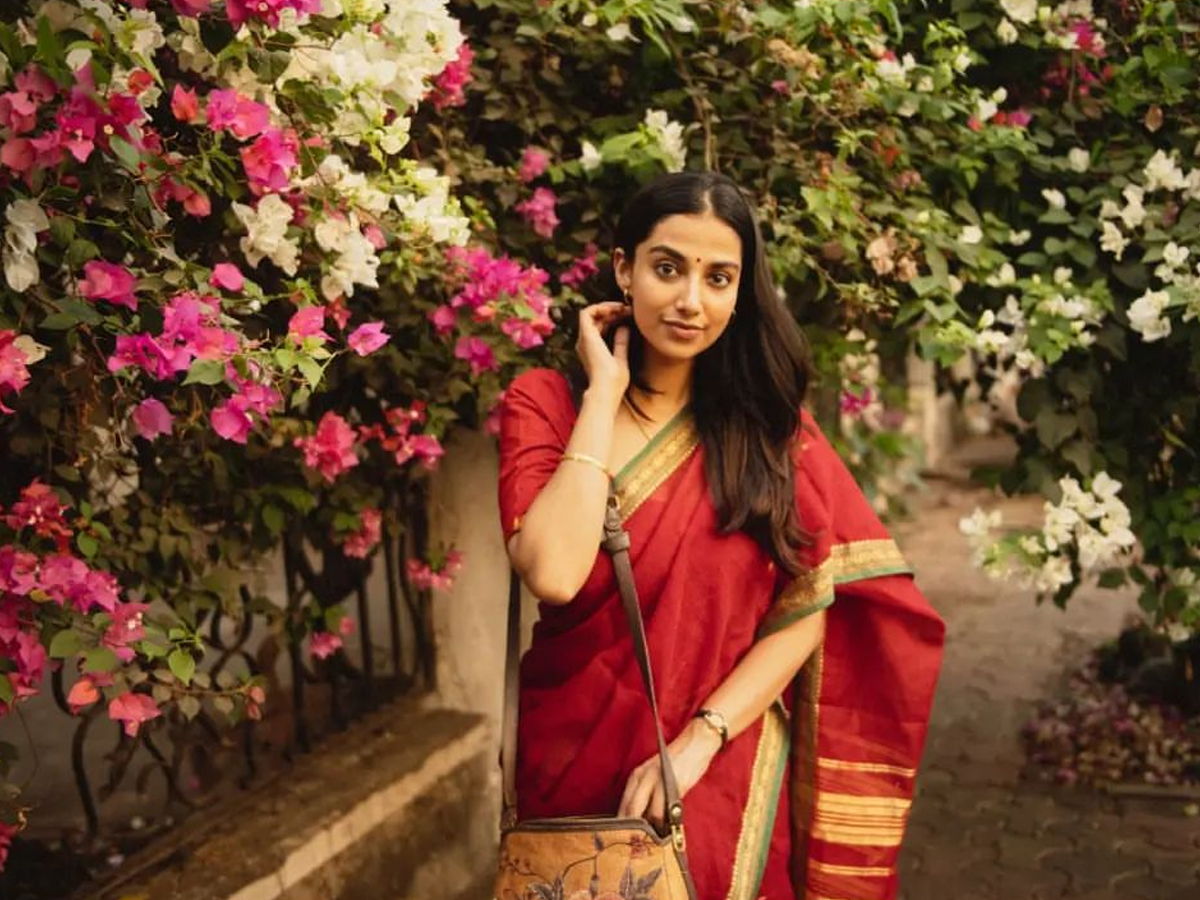 Tollywood Actress Meenakshi Chaudhary Latest Photos In Red Saree14