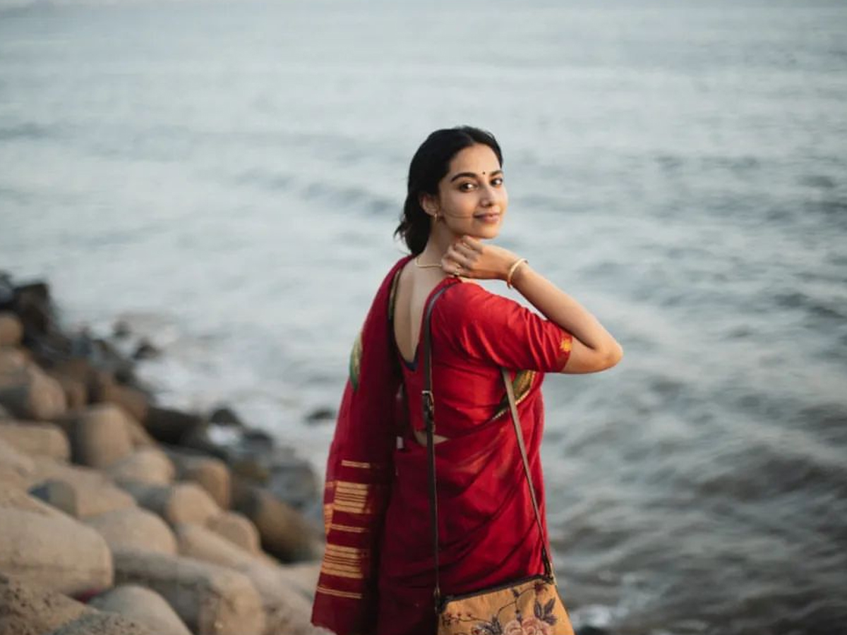 Tollywood Actress Meenakshi Chaudhary Latest Photos In Red Saree17