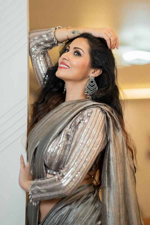 Tollywood Actress Sadha Amazing Fashion Style Photos Viral7