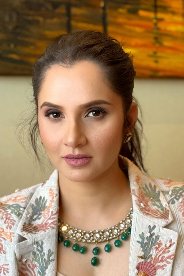 Sania Mirza's Latest Photos With Smile2