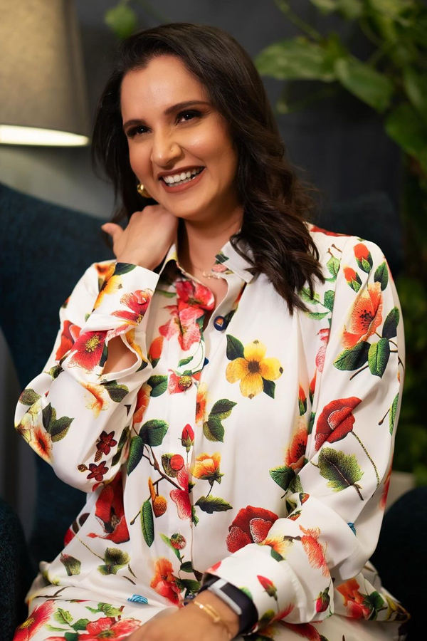 Sania Mirza's Latest Photos With Smile7