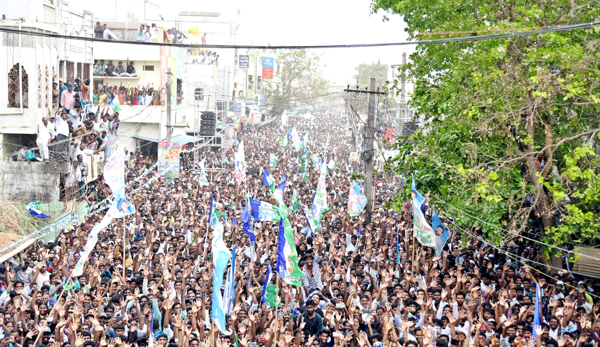 AP CM YS Jagan Rajanagaram Siddham Election Campaign Photos12